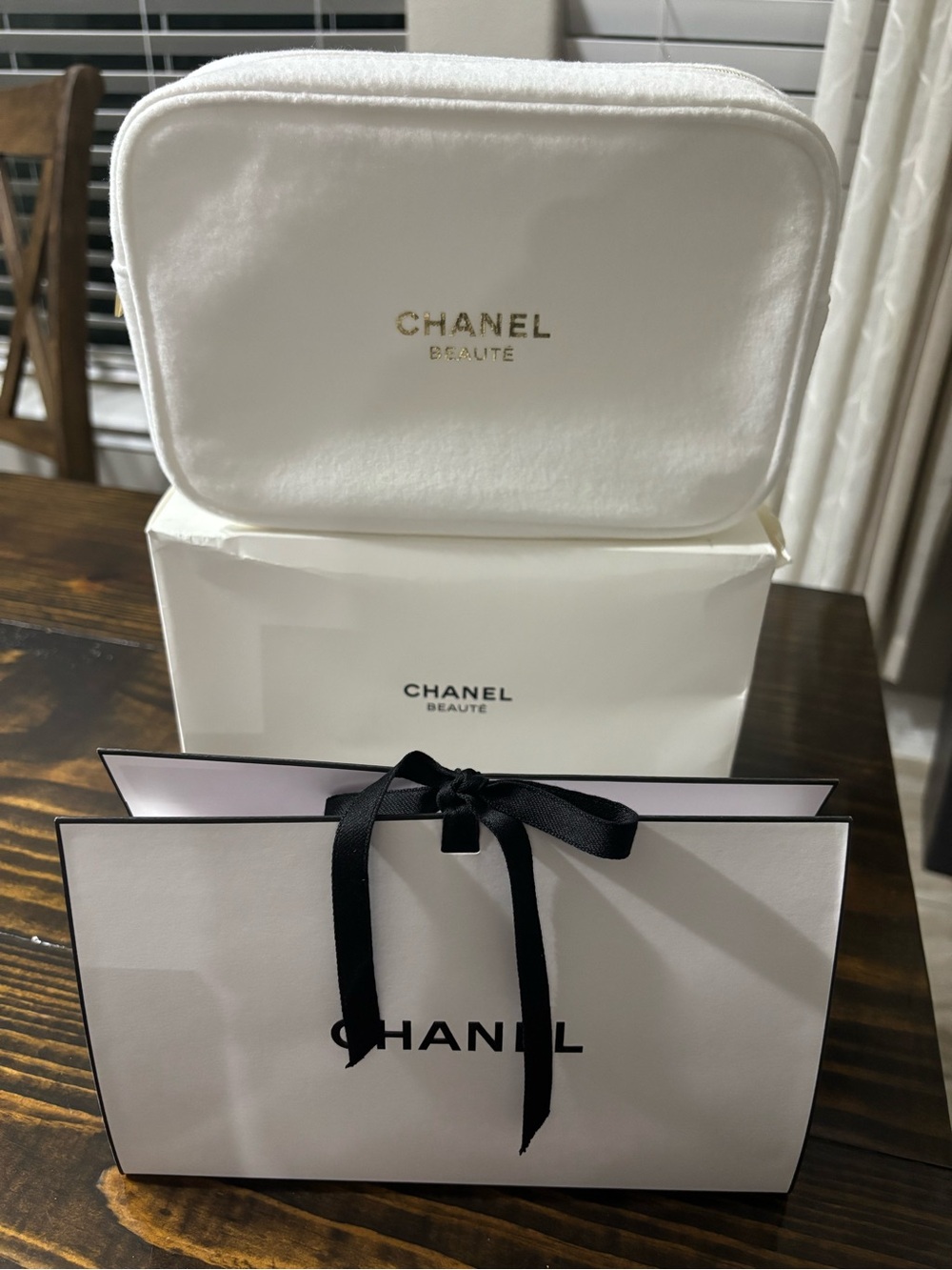 CHANEL Beauté Cosmetic Pouch Gift Box Shopping Bag Luxury Set
